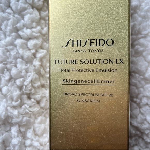 NIB SHISEIDO Future Solution Lx Total Protective Emulsion - 75mL - Picture 6 of 8